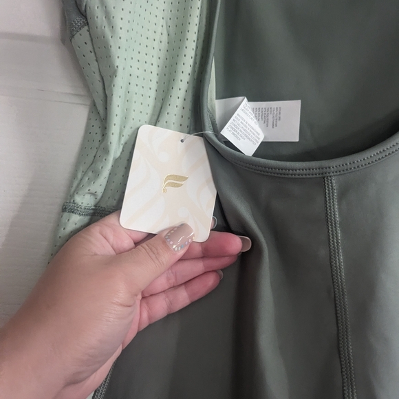 Fabletics Khloe Kardashian - Picture 4 of 7